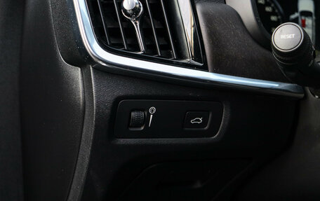 Volvo V90 Cross Country I рестайлинг, 2019 год, 3 330 000 рублей, 18 фотография