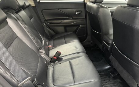 Mitsubishi Outlander III рестайлинг 3, 2014 год, 1 649 800 рублей, 4 фотография