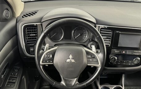Mitsubishi Outlander III рестайлинг 3, 2014 год, 1 649 800 рублей, 10 фотография