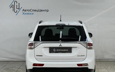 Mitsubishi Outlander III рестайлинг 3, 2014 год, 1 649 800 рублей, 14 фотография