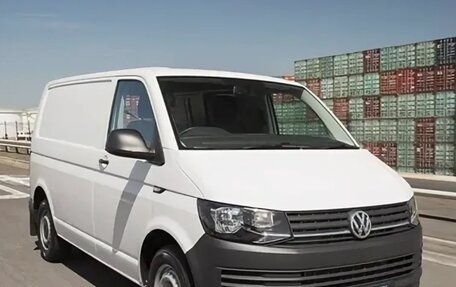 Volkswagen Transporter T6 рестайлинг, 2019 год, 2 750 000 рублей, 1 фотография