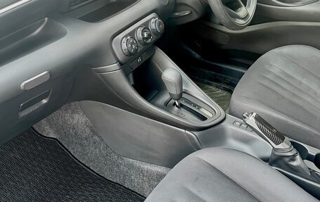 Toyota Yaris, 2022 год, 1 390 000 рублей, 9 фотография