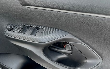 Toyota Yaris, 2022 год, 1 390 000 рублей, 12 фотография