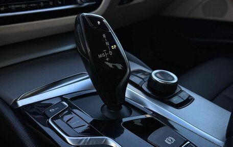 BMW 5 серия, 2019 год, 2 450 000 рублей, 23 фотография