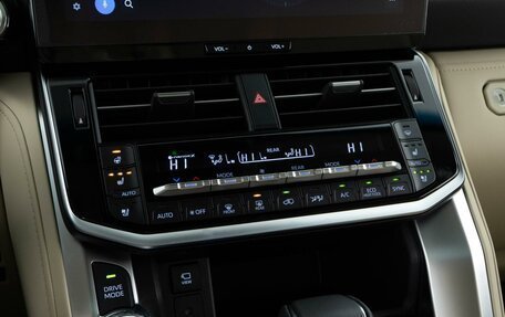 Toyota Land Cruiser, 2025 год, 15 350 050 рублей, 21 фотография