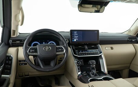 Toyota Land Cruiser, 2025 год, 15 350 050 рублей, 31 фотография