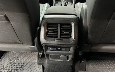 Volkswagen Tiguan II, 2018 год, 2 350 000 рублей, 17 фотография