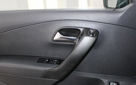 Volkswagen Polo VI (EU Market), 2012 год, 899 900 рублей, 10 фотография