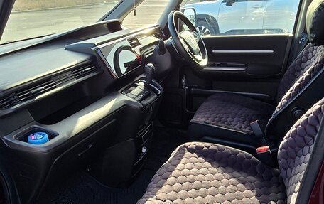 Honda Stepwgn IV, 2018 год, 2 100 000 рублей, 13 фотография