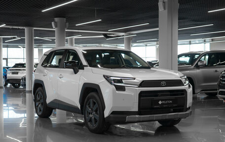 Toyota RAV4, 2025 год, 4 800 000 рублей, 2 фотография