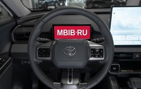 Toyota RAV4, 2025 год, 4 800 000 рублей, 11 фотография