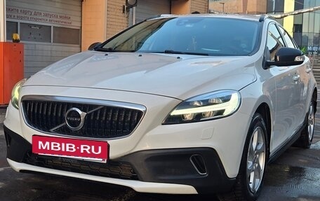 Volvo V40 Cross Country I, 2017 год, 1 250 000 рублей, 2 фотография