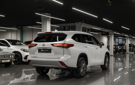 Toyota Highlander, 2025 год, 5 600 000 рублей, 4 фотография