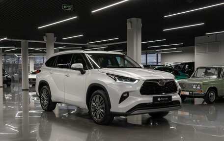 Toyota Highlander, 2025 год, 5 600 000 рублей, 2 фотография