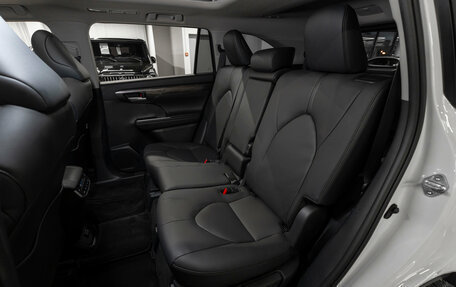 Toyota Highlander, 2025 год, 5 600 000 рублей, 14 фотография