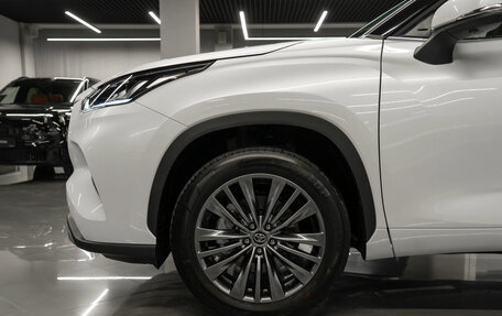 Toyota Highlander, 2025 год, 5 600 000 рублей, 28 фотография