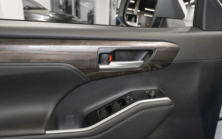 Toyota Highlander, 2025 год, 5 600 000 рублей, 23 фотография