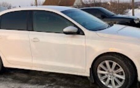 Volkswagen Jetta VI, 2011 год, 850 000 рублей, 3 фотография