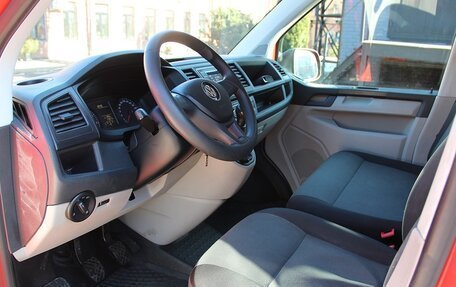 Volkswagen Transporter T6 рестайлинг, 2016 год, 3 000 000 рублей, 7 фотография