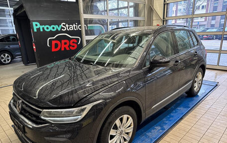 Volkswagen Tiguan II, 2022 год, 2 282 000 рублей, 1 фотография