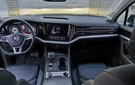 Volkswagen Touareg III, 2018 год, 6 050 000 рублей, 16 фотография