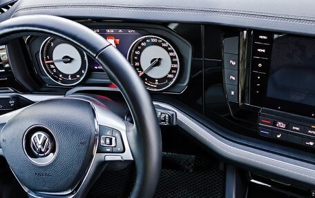 Volkswagen Touareg III, 2018 год, 6 050 000 рублей, 21 фотография