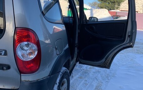 Chevrolet Niva I рестайлинг, 2010 год, 460 000 рублей, 2 фотография