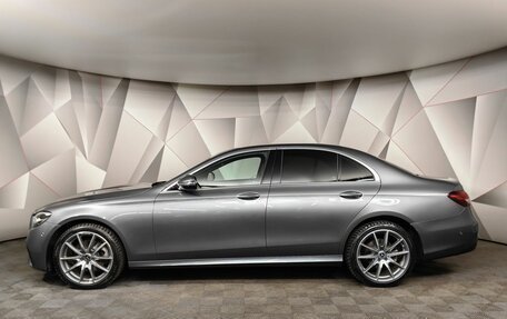 Mercedes-Benz E-Класс, 2022 год, 4 970 000 рублей, 5 фотография