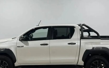 Toyota Hilux VIII, 2021 год, 4 550 000 рублей, 6 фотография