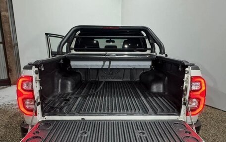 Toyota Hilux VIII, 2021 год, 4 550 000 рублей, 13 фотография