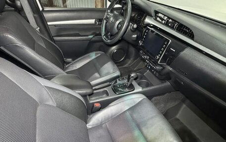 Toyota Hilux VIII, 2021 год, 4 550 000 рублей, 24 фотография