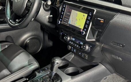 Toyota Hilux VIII, 2021 год, 4 550 000 рублей, 25 фотография