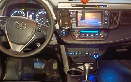 Toyota RAV4, 2018 год, 2 900 000 рублей, 8 фотография