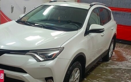 Toyota RAV4, 2018 год, 2 900 000 рублей, 5 фотография