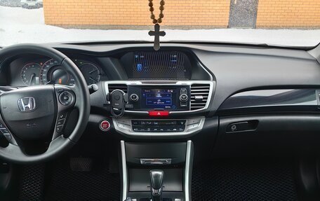 Honda Accord IX рестайлинг, 2013 год, 1 680 000 рублей, 12 фотография