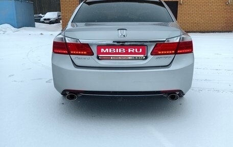 Honda Accord IX рестайлинг, 2013 год, 1 680 000 рублей, 8 фотография