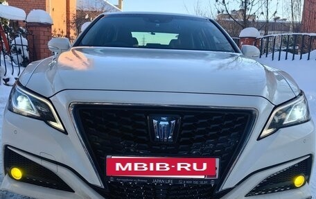 Toyota Crown, 2018 год, 2 900 000 рублей, 14 фотография