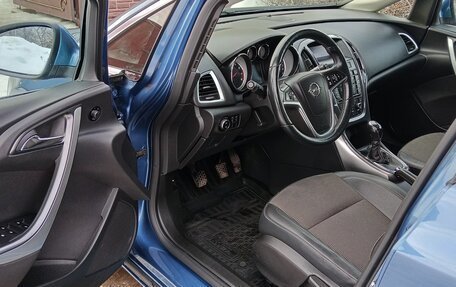 Opel Astra J, 2012 год, 700 000 рублей, 3 фотография