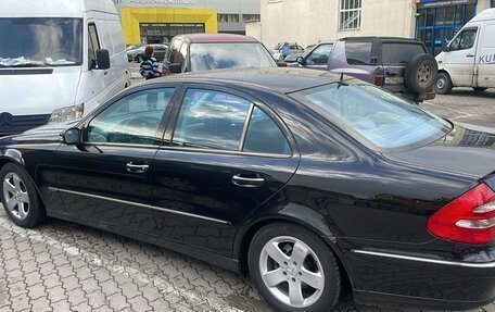 Mercedes-Benz E-Класс, 2003 год, 850 000 рублей, 3 фотография