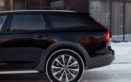 Volvo V90 Cross Country I рестайлинг, 2023 год, 7 700 000 рублей, 3 фотография