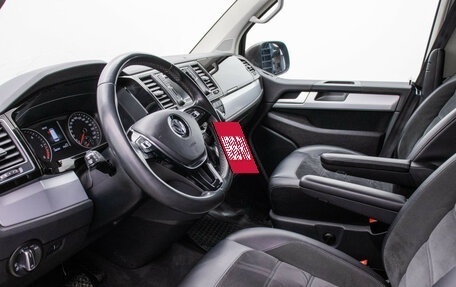 Volkswagen Multivan T6 рестайлинг, 2017 год, 3 690 000 рублей, 10 фотография