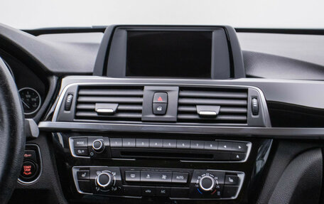 BMW 3 серия, 2017 год, 2 510 000 рублей, 14 фотография