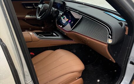 Mercedes-Benz E-Класс, 2024 год, 5 500 000 рублей, 18 фотография