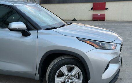 Toyota Highlander, 2022 год, 5 090 000 рублей, 1 фотография