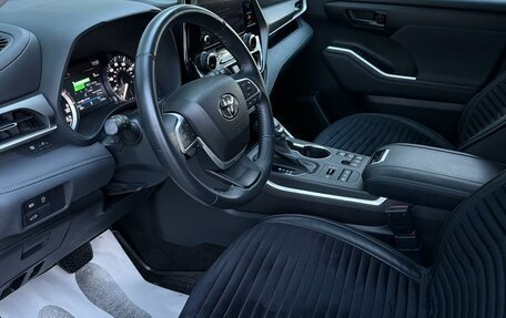 Toyota Highlander, 2022 год, 5 090 000 рублей, 7 фотография