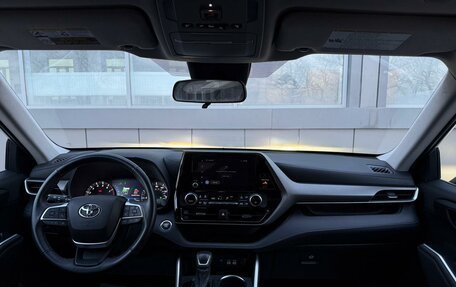 Toyota Highlander, 2022 год, 5 090 000 рублей, 9 фотография