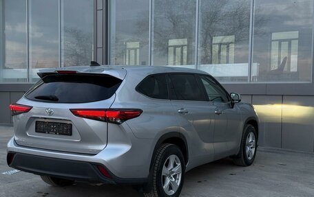 Toyota Highlander, 2022 год, 5 090 000 рублей, 12 фотография