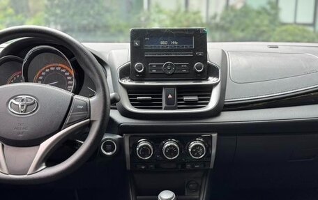 Toyota Yaris XP150 рестайлинг, 2022 год, 1 100 060 рублей, 21 фотография