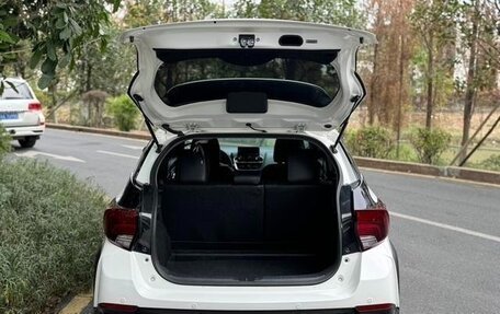 Toyota Yaris XP150 рестайлинг, 2022 год, 1 100 060 рублей, 28 фотография