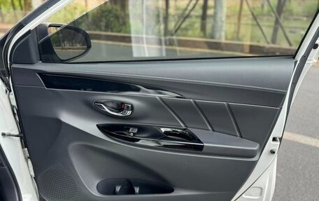 Toyota Yaris XP150 рестайлинг, 2022 год, 1 100 060 рублей, 26 фотография